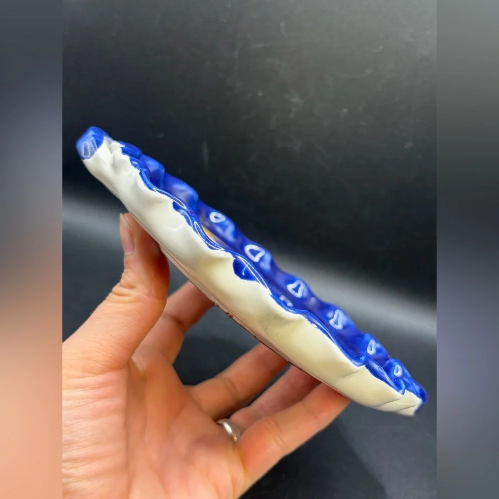Vietri Hand Painted Italian Pottery Celestial Resting Moon Scalloped Edge Plate